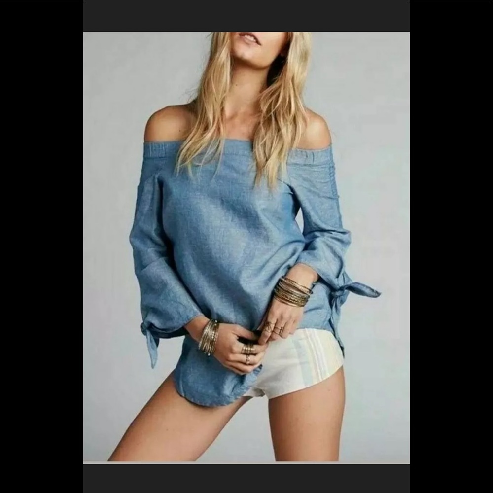 Free People Show Me Some Shoulder Sz L Chambray